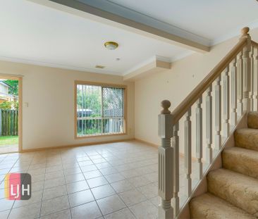 2 BEDROOM TOWNHOUSE WITH COURTYARD MAINTENANCE INCLUDED! - Photo 5