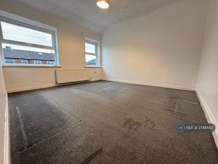 3 bedroom semi-detached house to rent - Photo 5