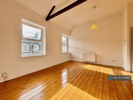 1 bedroom flat to rent - Photo 3