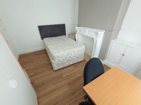 3 bedroom terraced house to rent - Photo 5