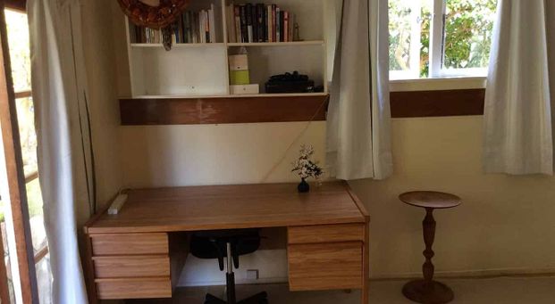 Private, clean, safe and warm studio unit> - Photo 1