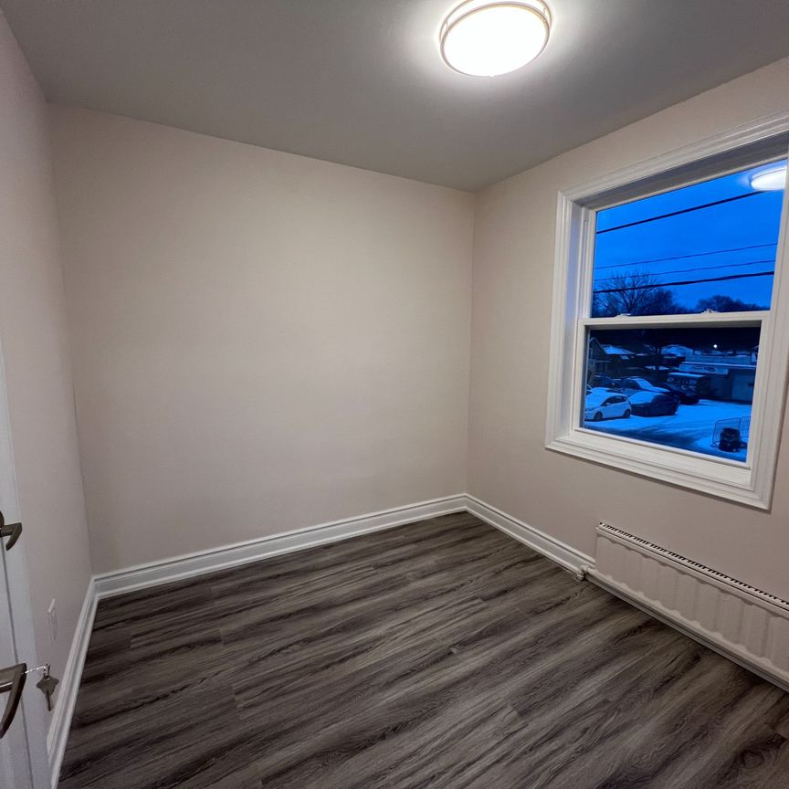 For Lease - 1324B GERRARD Street Unit# APT 1, Toronto, Ontario - Photo 1