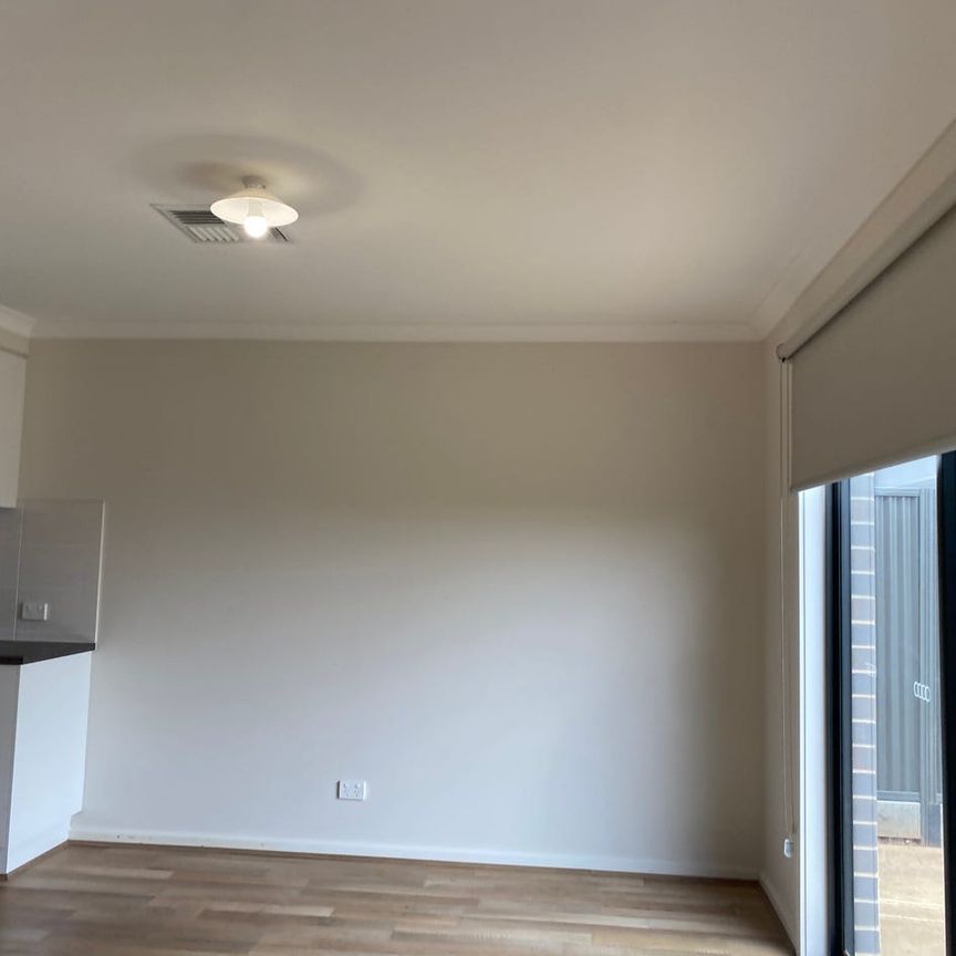 Modern 3 Bedroom Home in Fantastic Location - Photo 1