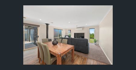 3 BEDROOM HOME WITH GREAT SHED, GARDENS & ENTERTAINING - Photo 4