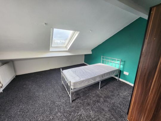 1 bedroom in a house share to rent - Photo 1