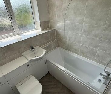 2 bedroom semi-detached house to rent - Photo 2