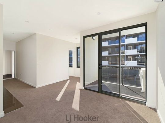 Stylish and Modern 1-Bedroom Apartment in Belmont - Photo 1
