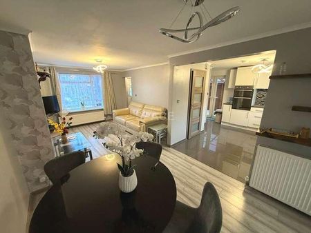 Gainsborough Rd, Reading, RG30 - Photo 2