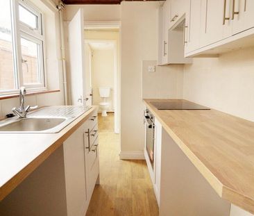 3 bedroom terraced house to rent - Photo 5