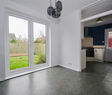 3 bedroom semi-detached house to rent - Photo 4