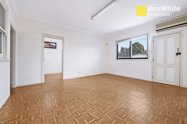 Peaceful 4 Bedroom House Available Now! ! ! - Photo 1