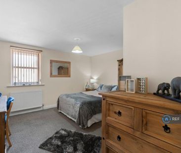 8 bedroom terraced house to rent - Photo 5