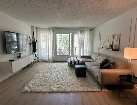 2 Bedroom renewed fully furnished apartment | 1331 15 Avenue Southwest, Calgary - Photo 1