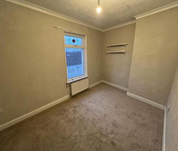 3 bedroom end of terrace house to rent - Photo 5