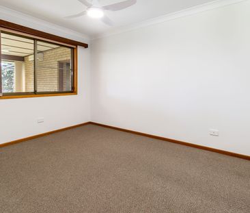 Spacious Renovated Family Home on Huge Block. - Photo 5