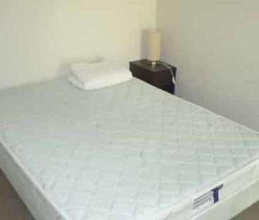 Bright apartment with wrap around balcony - Photo 2