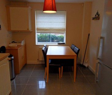 4 bedroom semi-detached house to rent - Photo 3