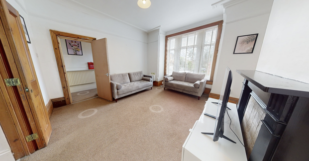 5 bedroom house to rent - Photo 1