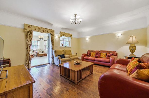 2 bedroom bungalow to rent - Photo 1