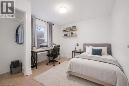 136 PAISLEY Street, Guelph, Ontario, N1H2P1 - Photo 5