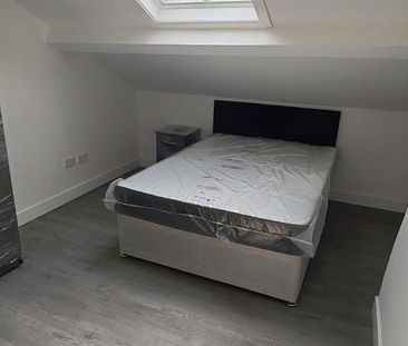 7 bedroom house of multiple occupation to rent - Photo 2