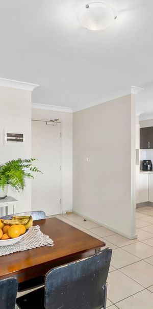 Central, Spacious & Convenient ! - Photo 1