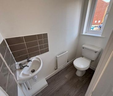 2 bedroom terraced house to rent - Photo 2