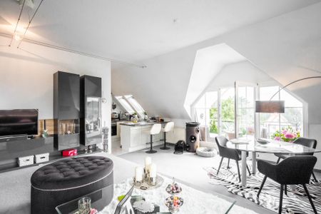 Bald renovierte Wohnung mit Balkon, Einbauküche und traumhaftem Blick am Südhang von Oerlinghausen - Photo 2