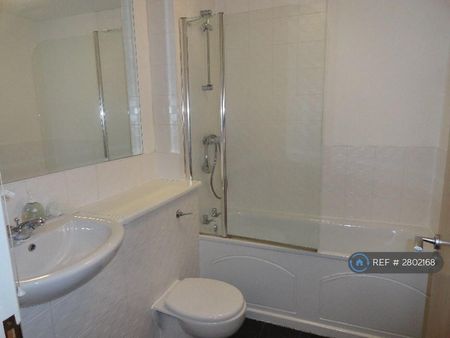 1 bedroom flat to rent - Photo 4