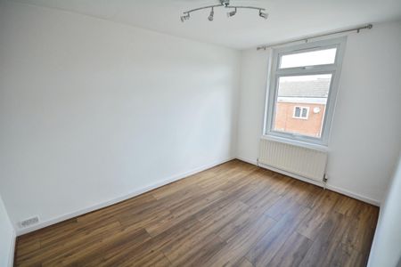 2 bedroom House To Let - Photo 2