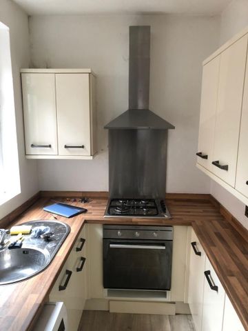 2 bedroom terraced house to rent - Photo 3