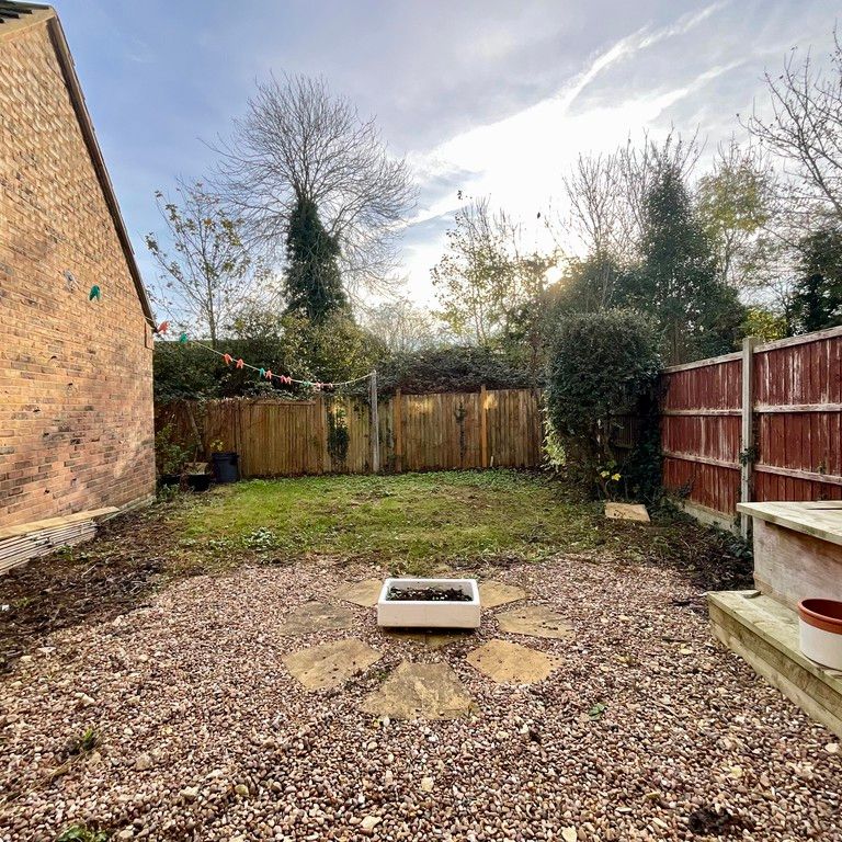 2 bedroom End Terraced House to let - Photo 1