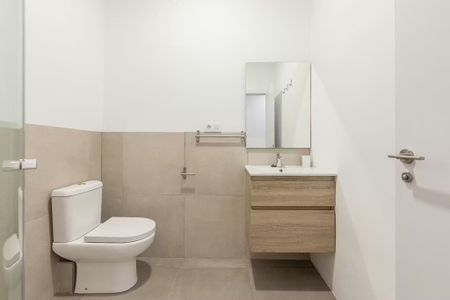 Carrer de Quart, Valencia, Valencian Community 46008 - Photo 3