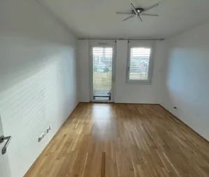Helle 3 Zimmerwohnung mit Dachpool nahe Ekazent in Simmering - Foto 1