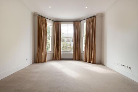 4 bedroom flat to rent - Photo 2