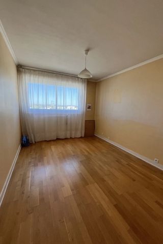 Location Appartement 3 pièces 86m² LORIENT 56100 - Photo 2