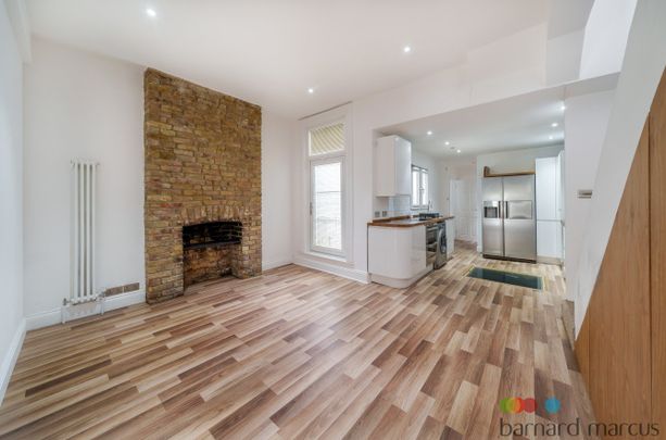 Falcon Grove, London - Photo 1