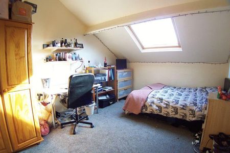 3 bedroom terraced house to rent - Photo 3