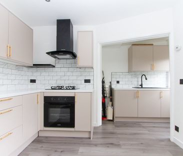 3 Bed Terraced House, Hockett Street, CV3 - Photo 3