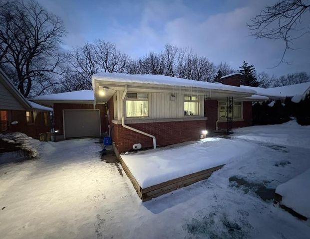 218 University Cres - Photo 1