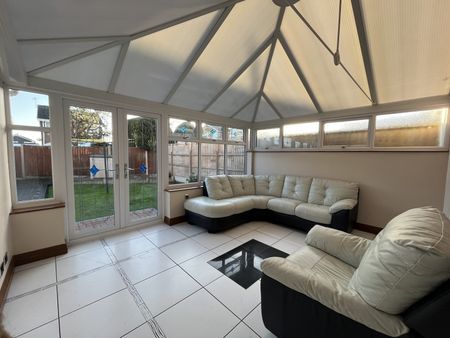 4 bed link detached - Photo 3