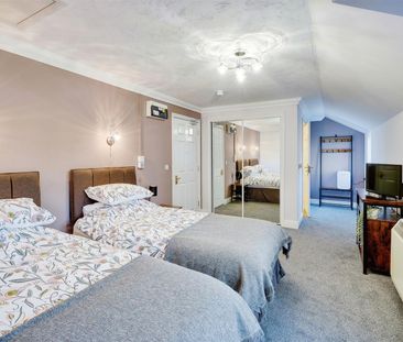 Andrews Lodge, Lymington - Photo 4