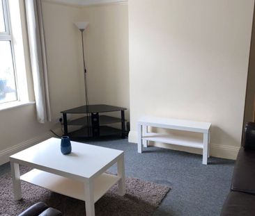 4 bedroom terraced house to rent - Photo 1