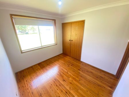 BIG HOUSE WITH A POOL!!! - Photo 2