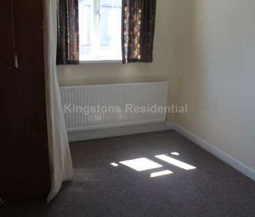 4 bedroom terraced house to rent - Photo 4
