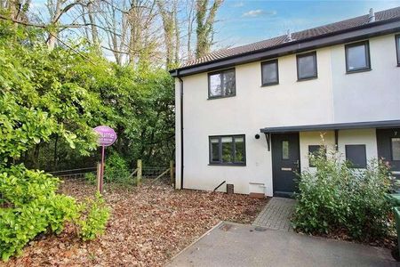 St. Lucia Park, Bordon, Hampshire, GU35 - Photo 5