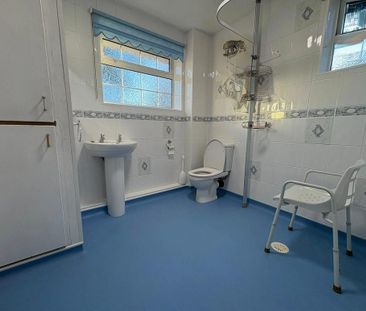 3 bedroom semi-detached house to rent - Photo 6