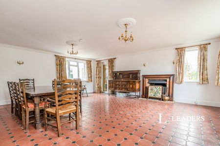 5 bedroom house to rent Linkfield Lane, Redhill, RH1 - Photo 2