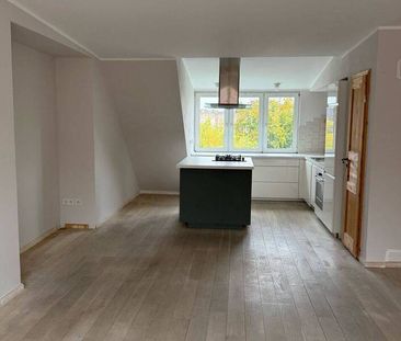 Helle Dachgeschosswohnung in Berlin Mitte - Photo 1