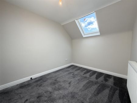 High Street, Neston - Photo 3